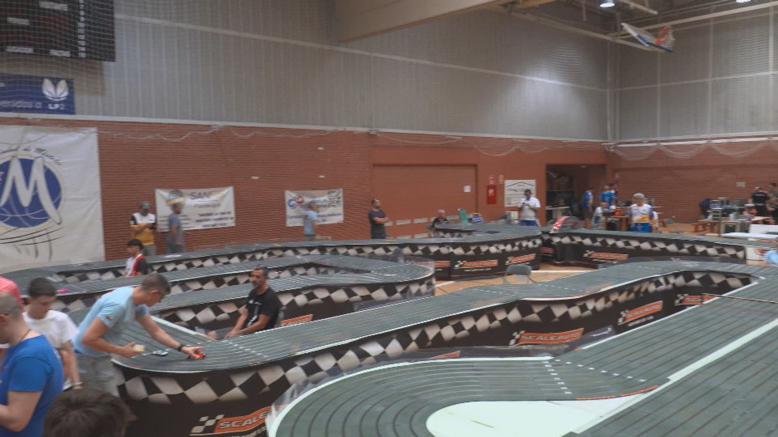 Asistimos a un impresionante evento de coches teledirigidos en Móstoles