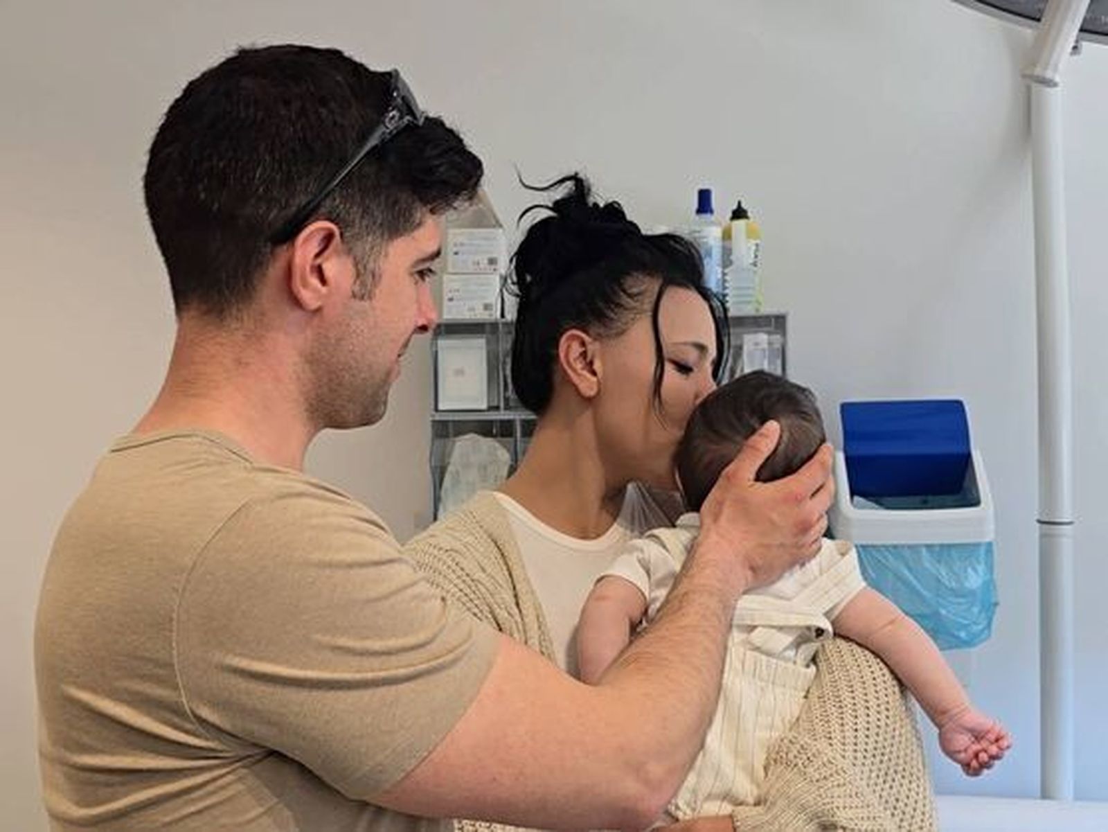 Natan, el bebé de 4 meses que superó una obstrucción renal gracias a la cirugía robótica del 12 de Octubre