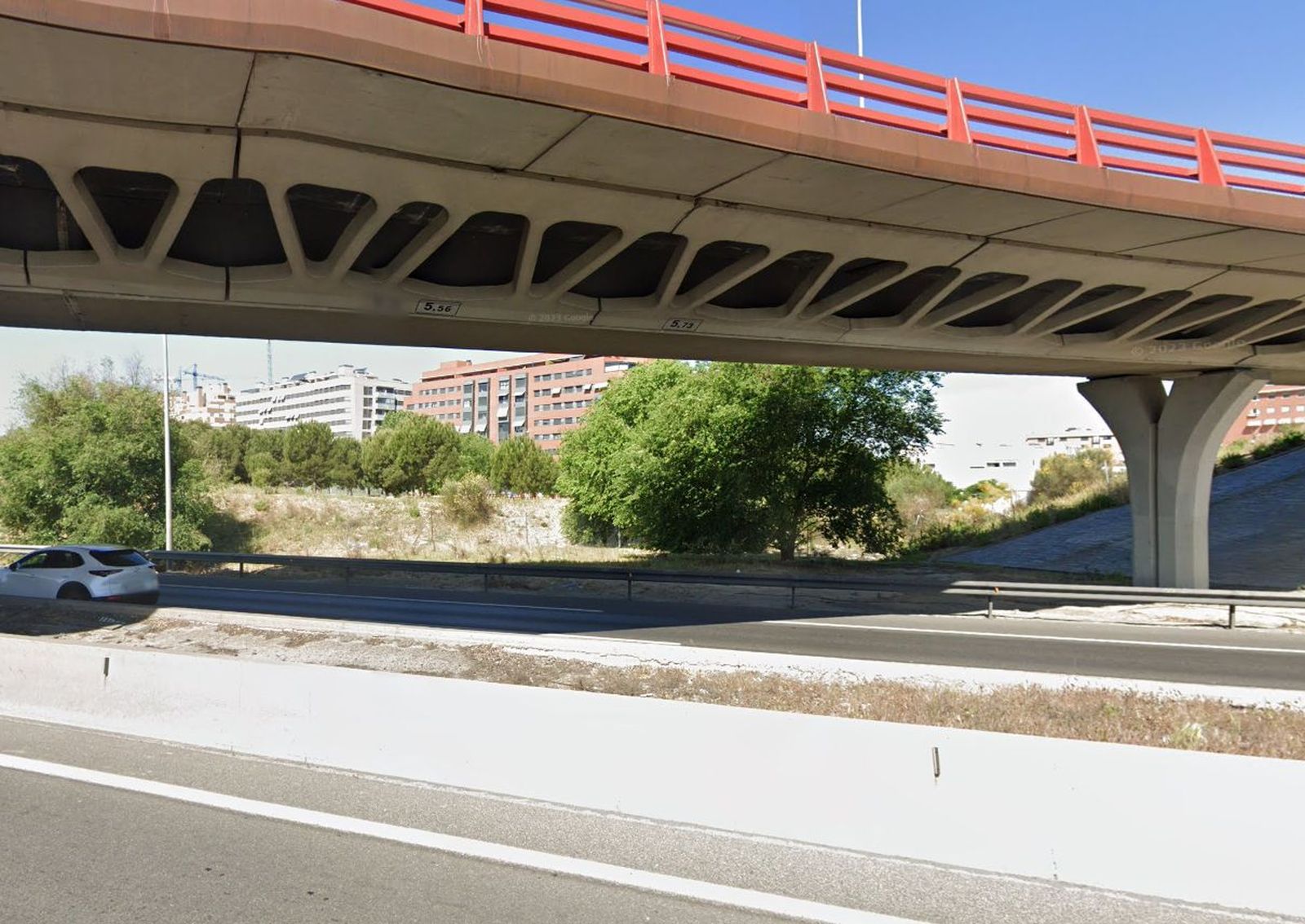 Edificios de Butarque (Villaverde) próximos a la A-4 y su variante