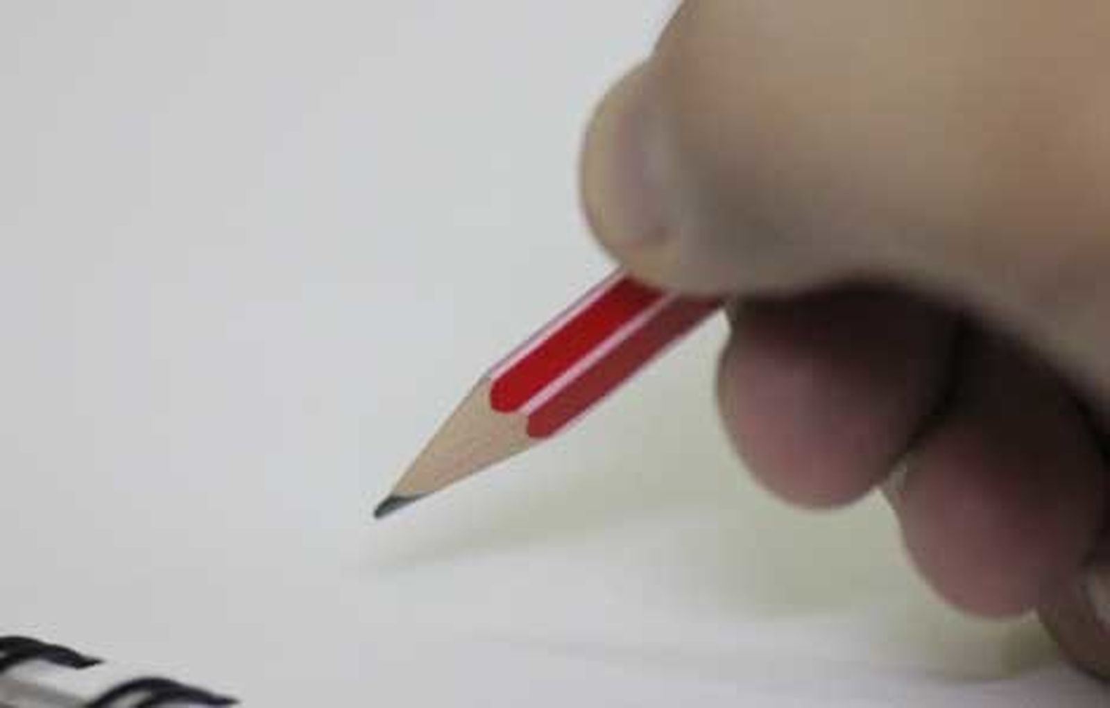 LAPIZ_470_ESCRIBIENDO