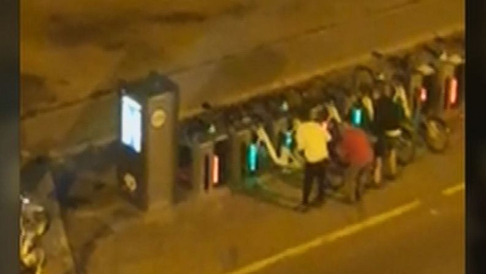 Ladrones de Bicimad en el Paseo de la Castellana, cazados in fraganti