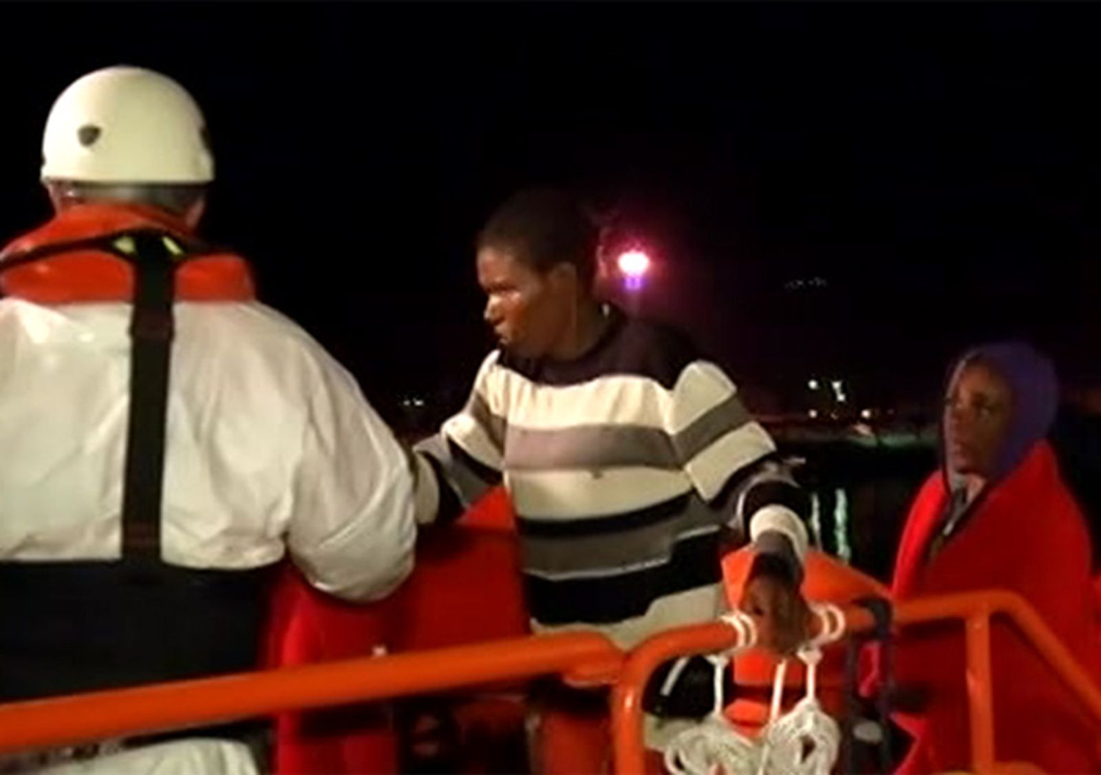 España intercepta en seis meses más de 3.200 inmigrantes irregulares