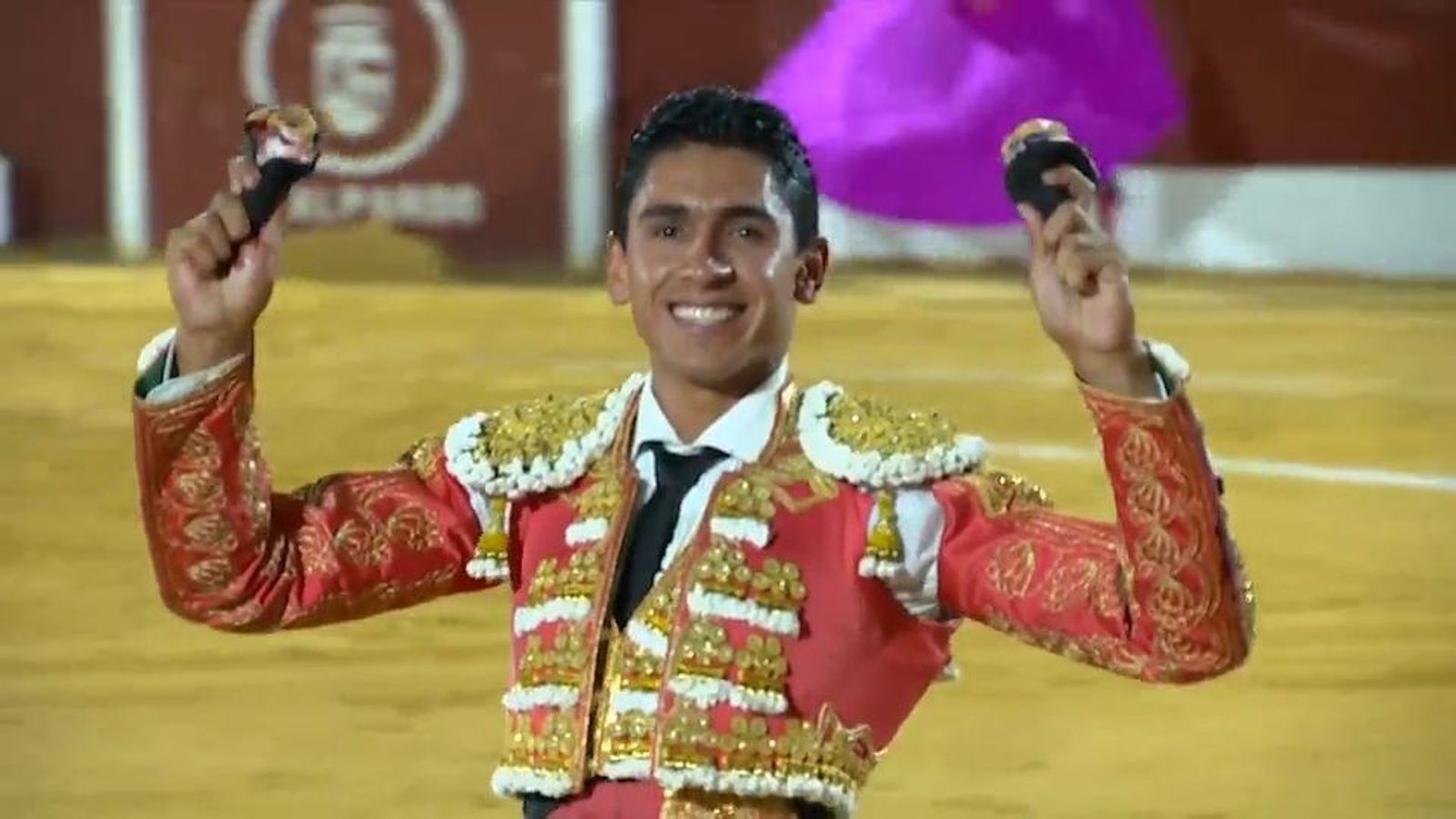 La faena de Héctor Gutiérrez con la que cortó dos orejas en Alalpardo