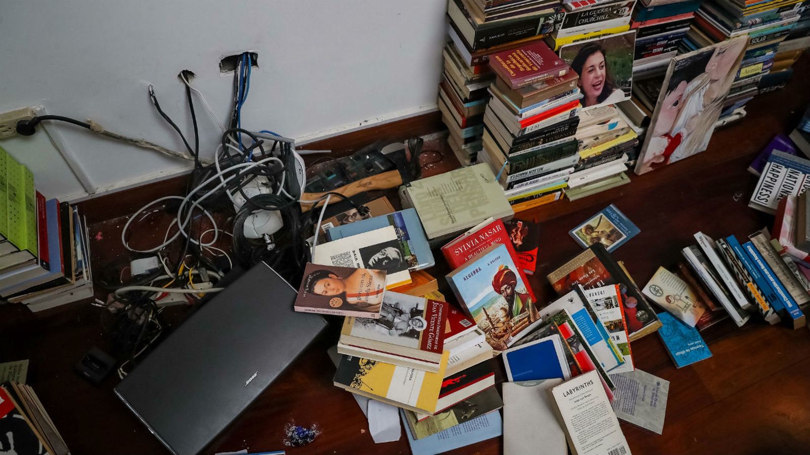 Vista interior de la casa de Lilian Tintori y Leopoldo López este miércoles en Caracas