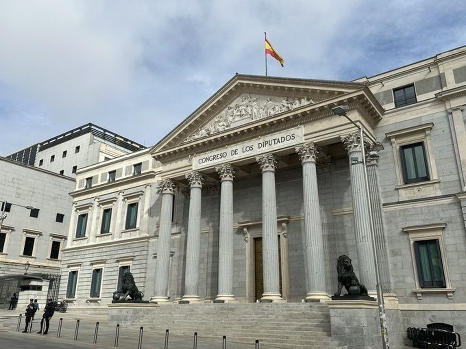 Puerta de los leones del Congreso de los Diputados