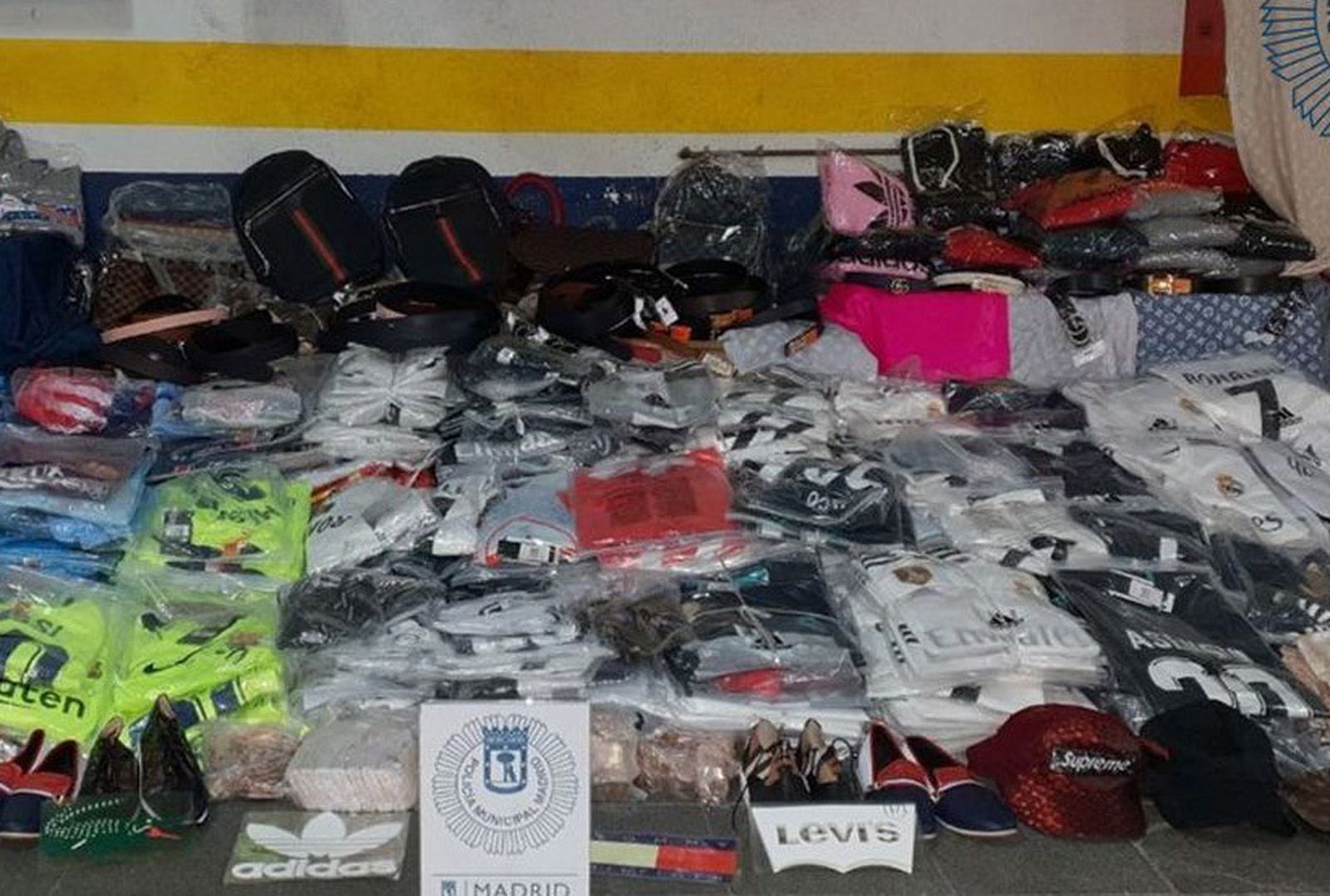 Artículos falsificados intervenidos por la Policía Municipal de Madrid