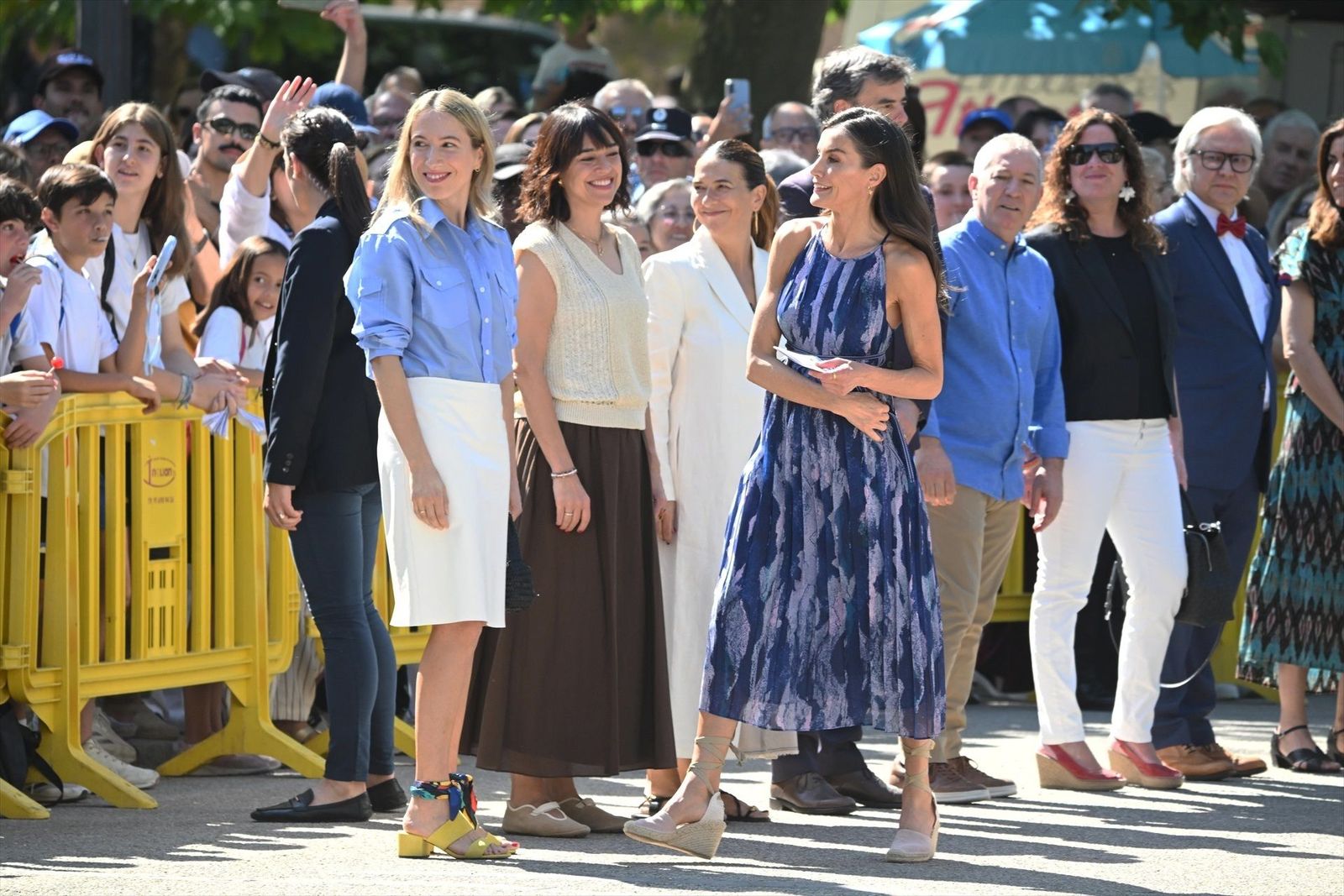 La reina Letizia inaugura la 85ª Feria del Libro junto al ministro de Cultura Ernest Urtasun