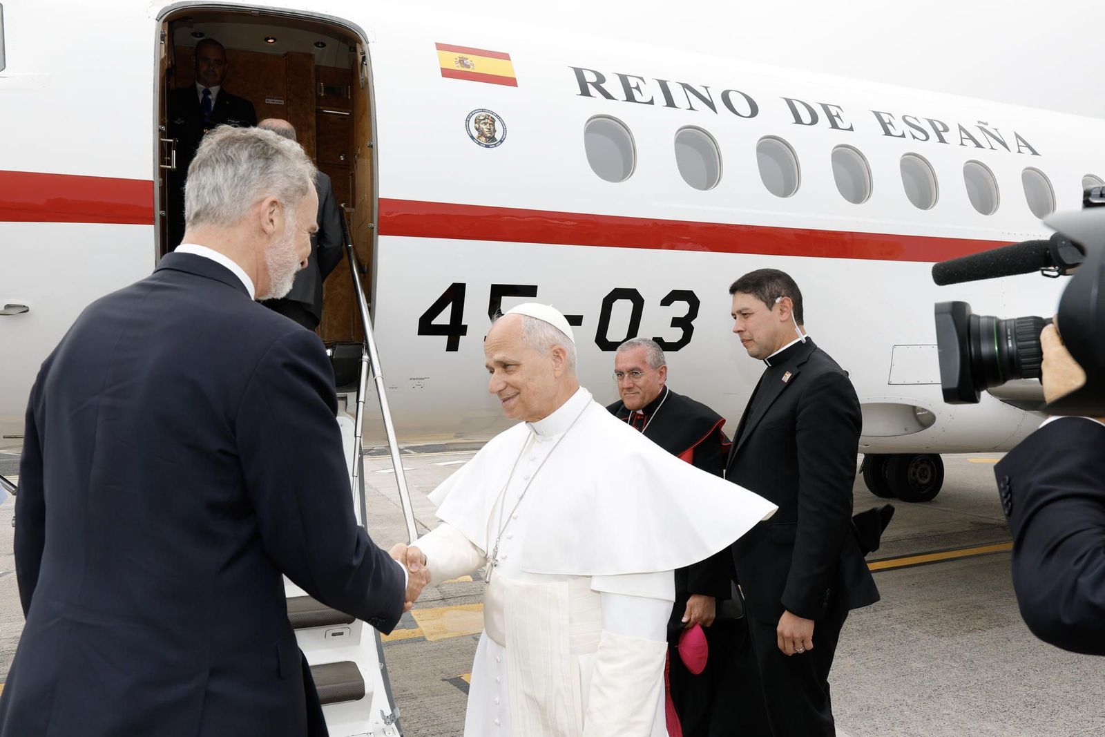 El 'accidentado' regreso de León XIV a Roma