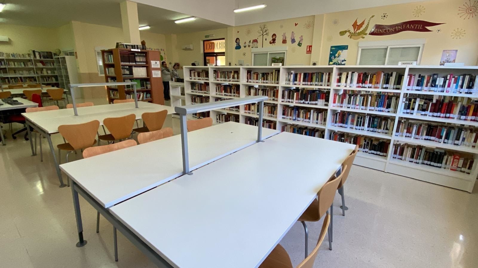 Interior de una biblioteca