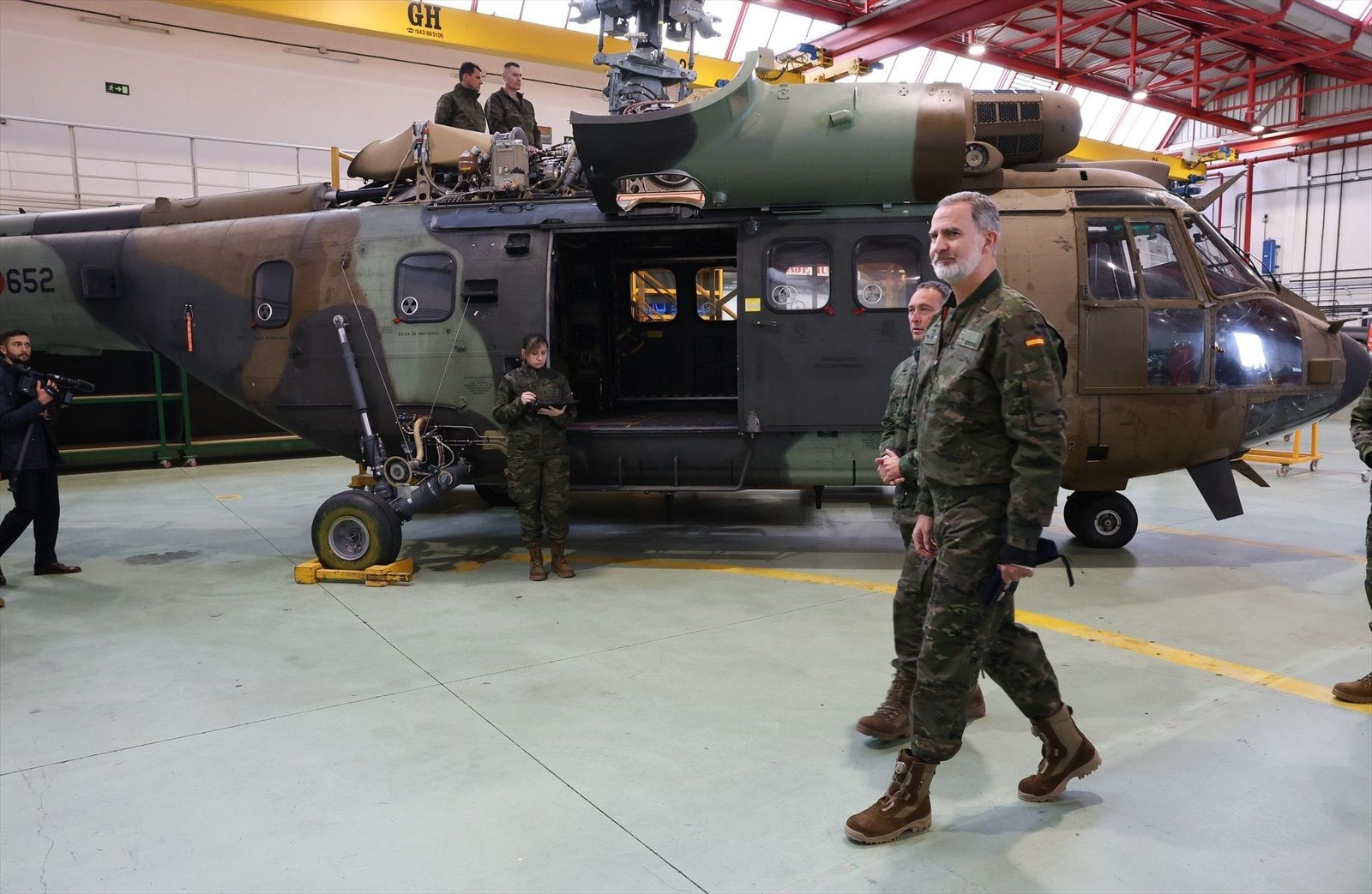 Felipe VI visita la Base Coronel Maté en Colmenar Viejo por su 50º aniversario
