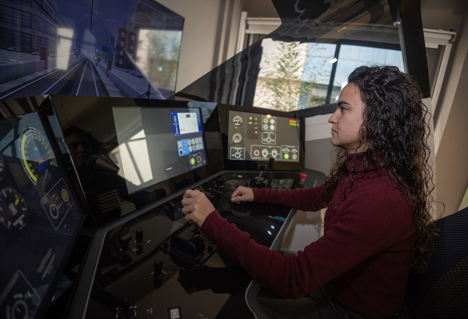 Alumna practicando en el centro de formación de Renfe en la estación de tren de Chamartín
