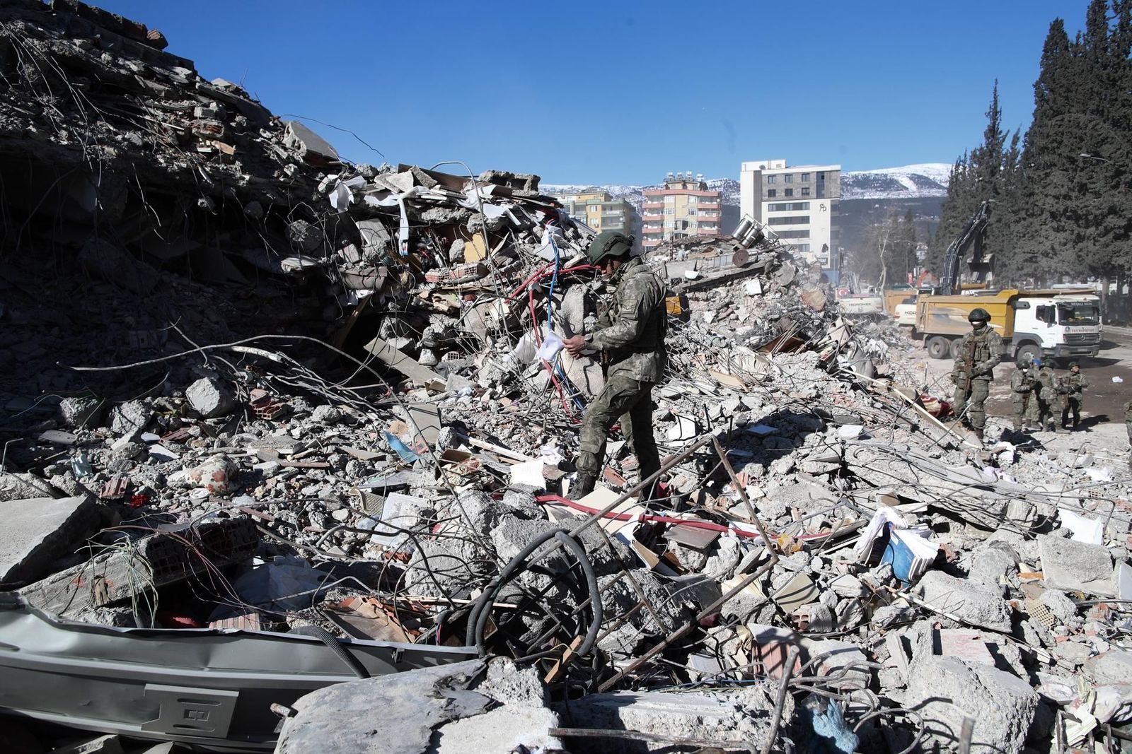 Aumentan a cerca de 40.000 los muertos por los terremotos en Turquía y Siria