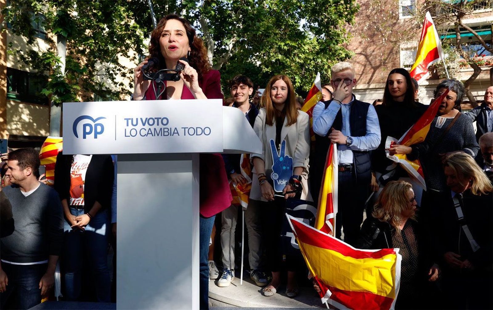 Ayuso llama a revertir "el negocio corrupto que representa el independentismo" en Cataluña
