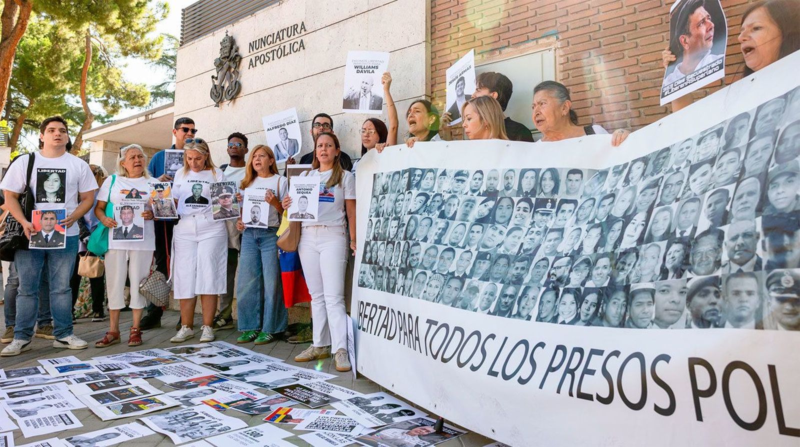 Venezolanos piden en Madrid al Vaticano que interceda por los "presos políticos"