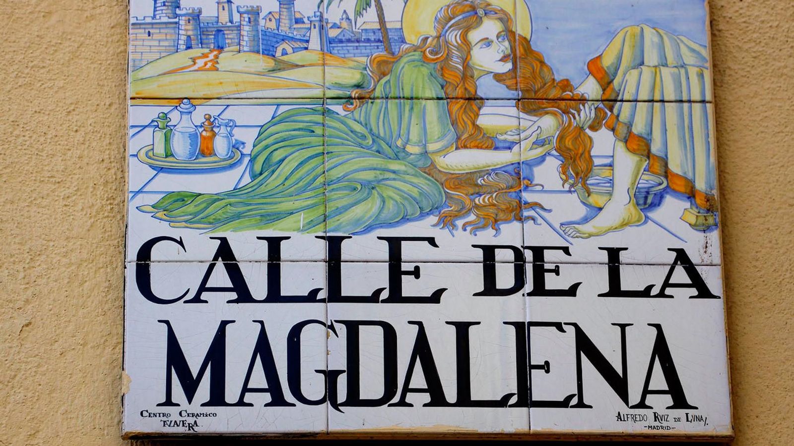 Placa de la calle de la Magdalena, en Madrid