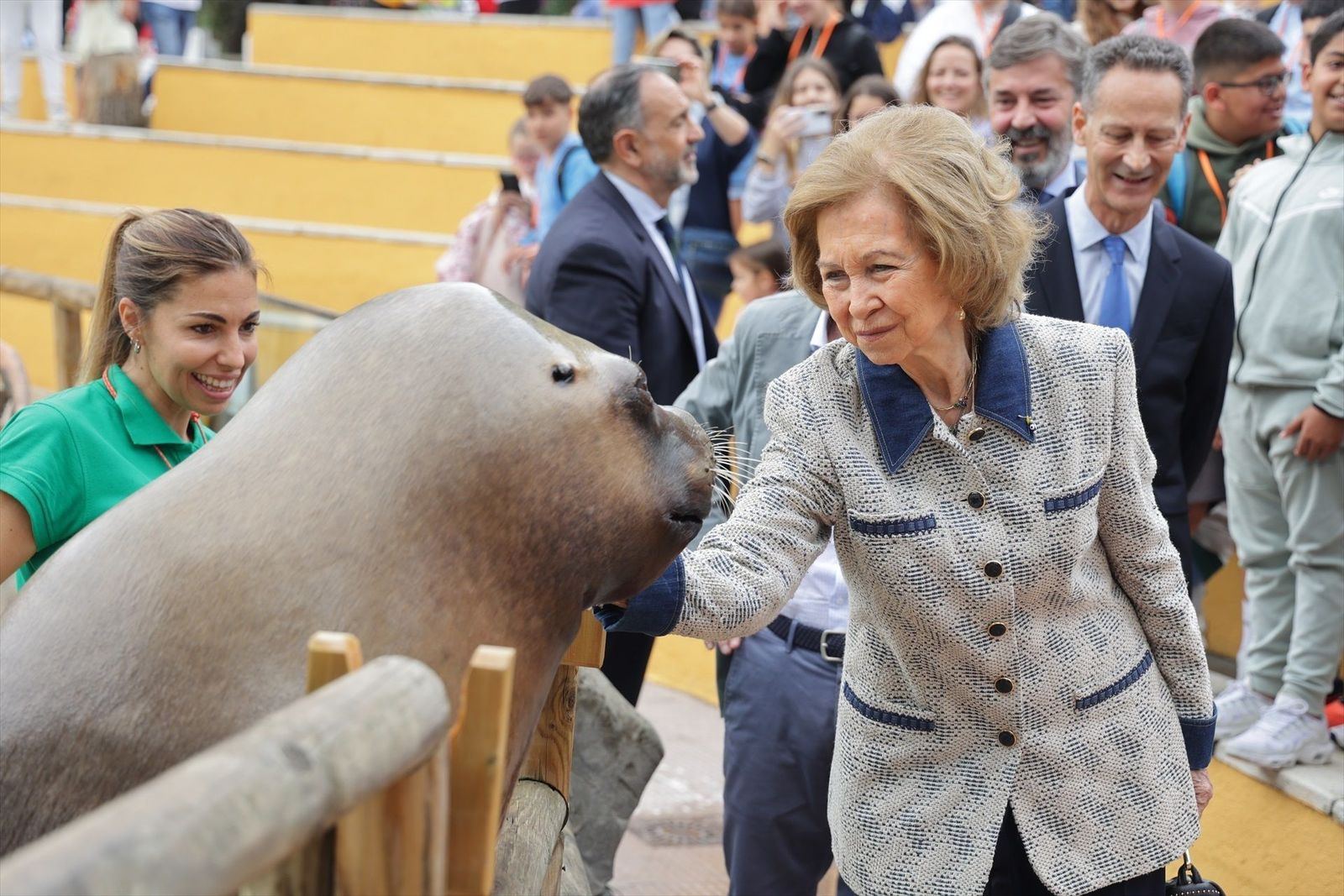 La Reina Sofía visita el Zoo Aquarium de Madrid por el Día Mundial de los Mares y Océanos