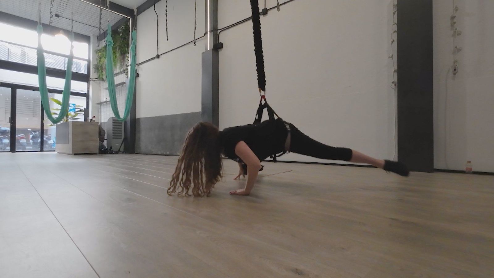 ¡Volar y quemar calorías a la vez es posible con el 'Bungee dance'!