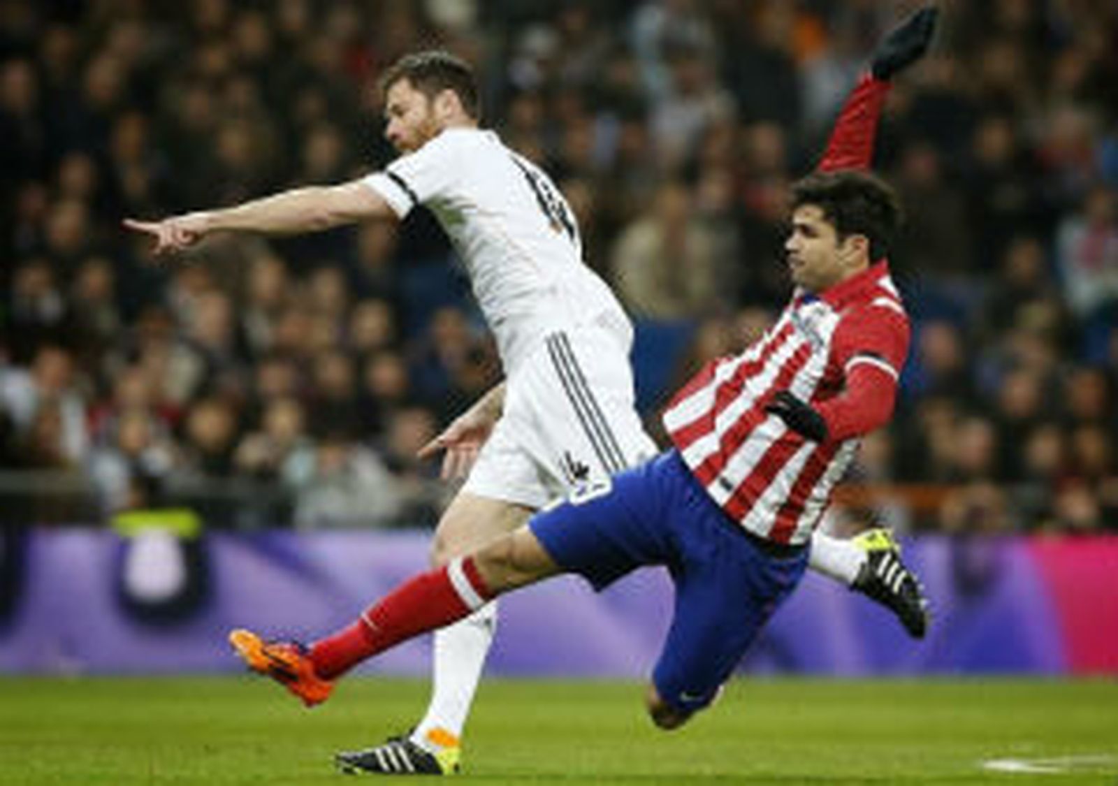 Xabi Alonso y Diego Costa