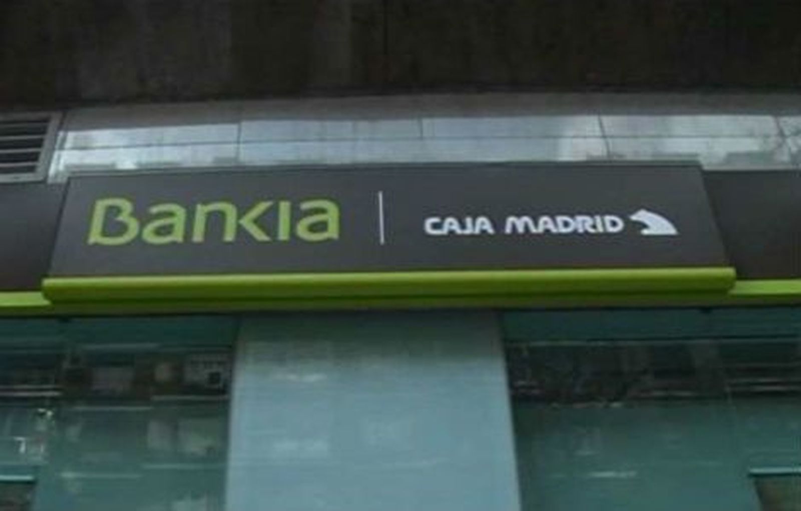 Bruselas evaluará en otoño si se debe prolongar el "rescate" a la banca española