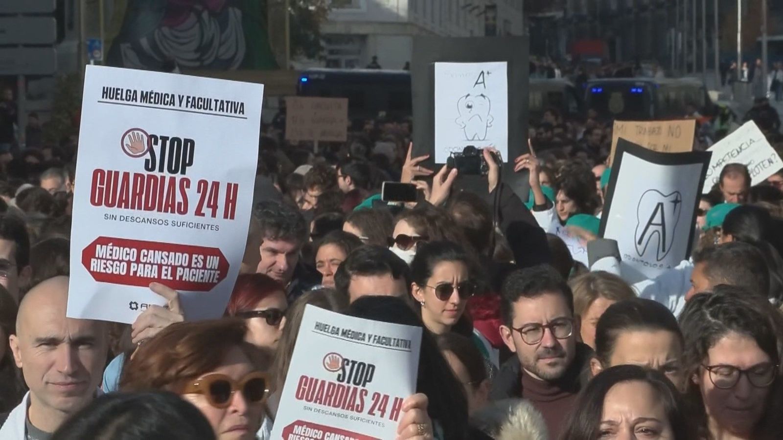 Los médicos preparan movilizaciones "más intensas" y amenazan con una huelga indefinida