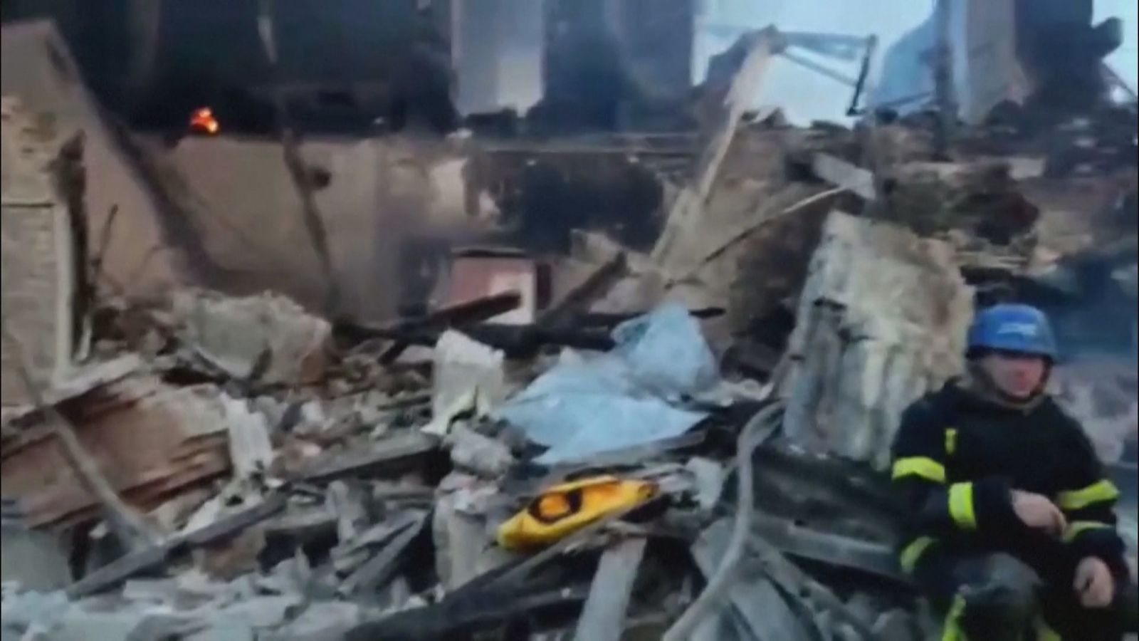 Al menos 62 personas han muerto en un bombardeo ruso contra un colegio en la región de Luganks