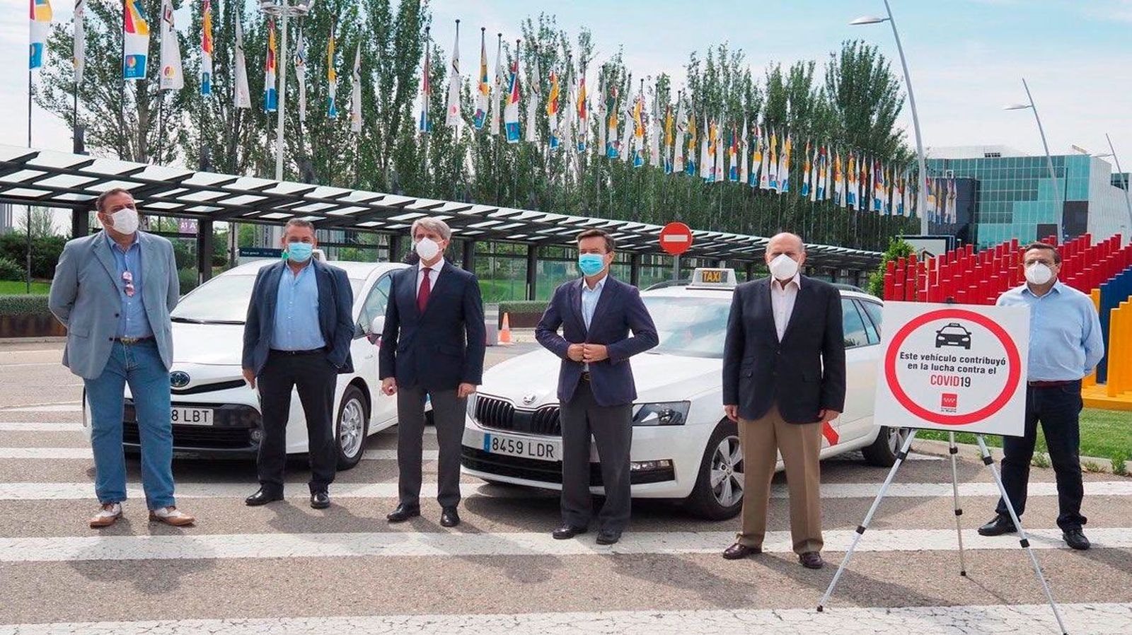Madrid agradece a los taxistas sus 135.000 servicios gratuitos a sanitarios durante la crisis del coronavirus