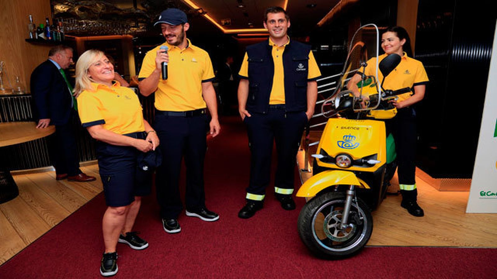 Los nuevos uniformes de Correos