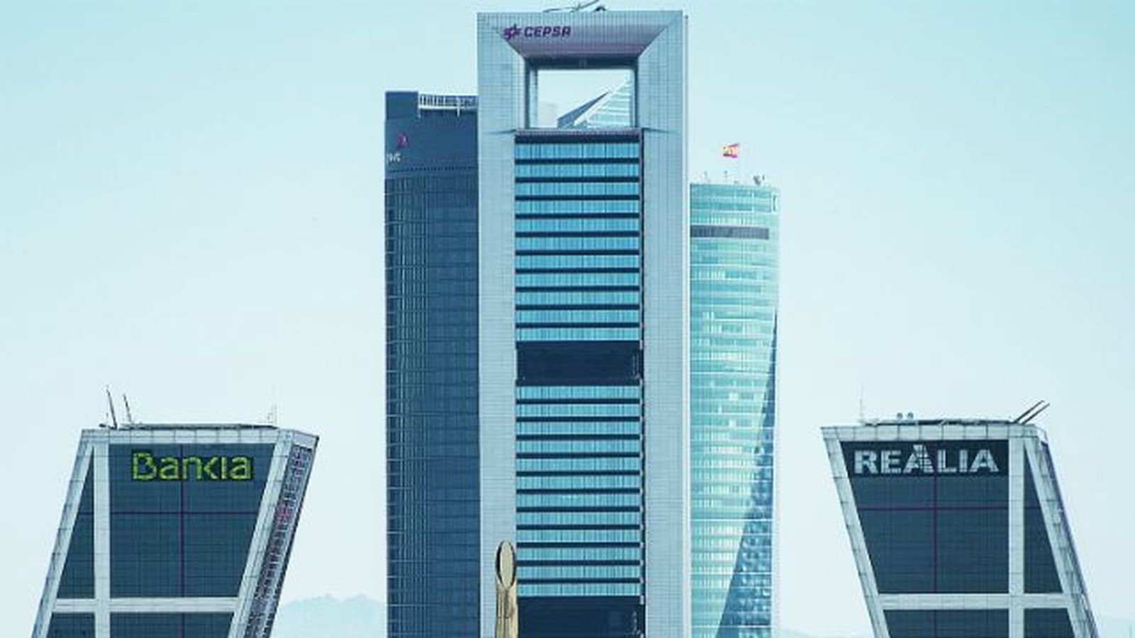 Bankia vende Torre Cepsa a Muscari, que la revenderá a Amancio Ortega