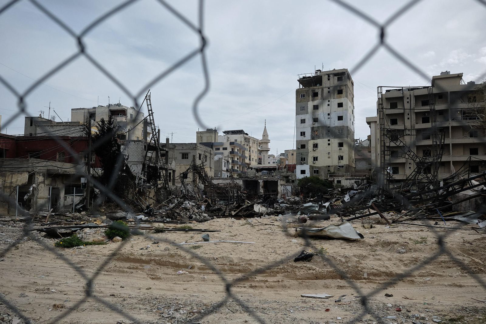 Tiro, en el sur del Líbano, se resiste a evacuar entre los bombardeos israelíes