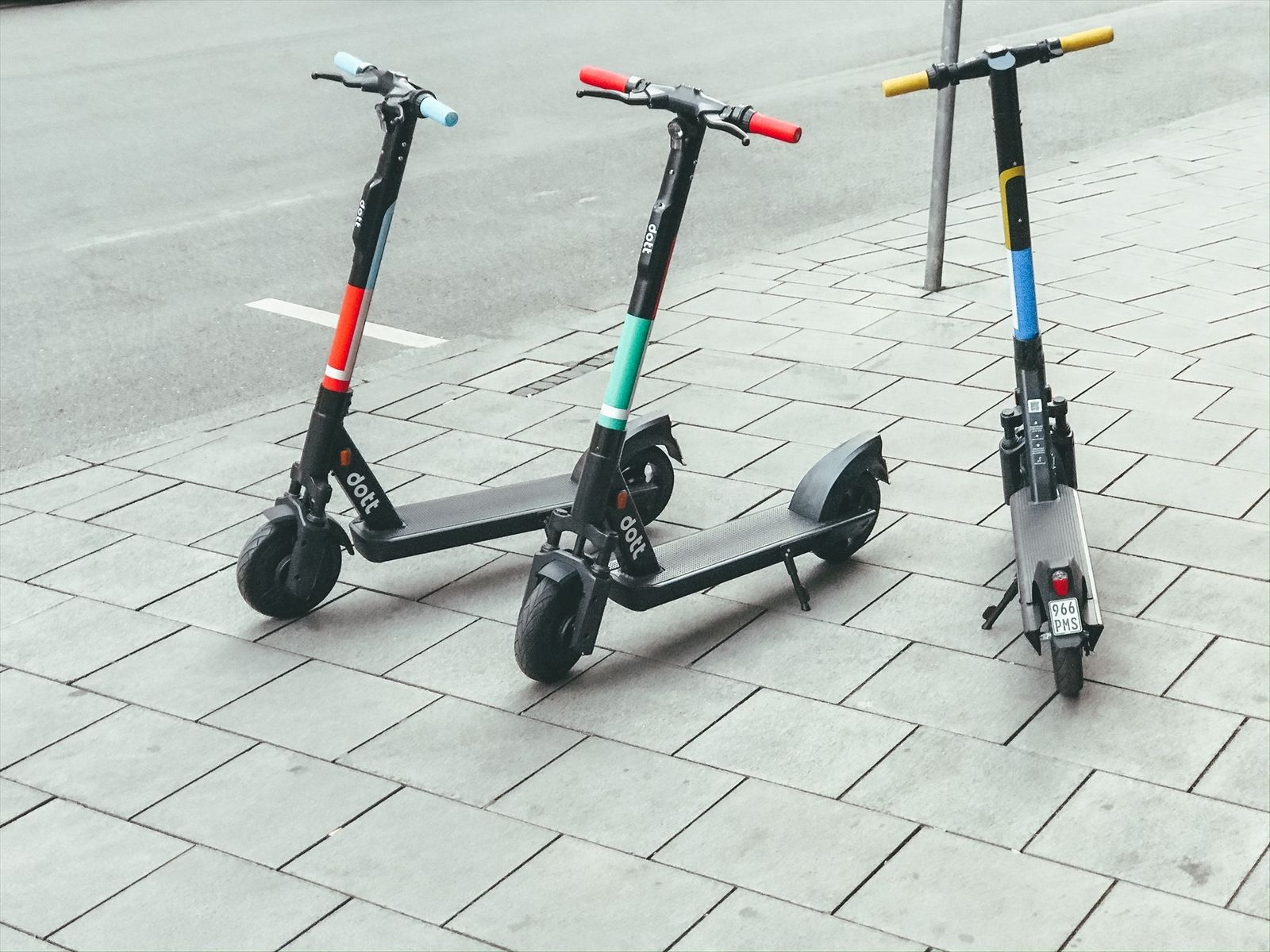A partir de este martes no puedes entrar con patinete en un tren de Renfe
