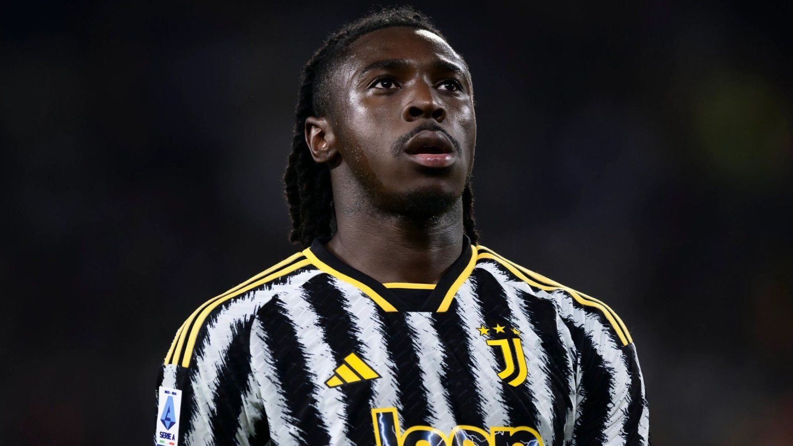Moise Kean, que llegará cedido al Atlético, en el palco del Metropolitano