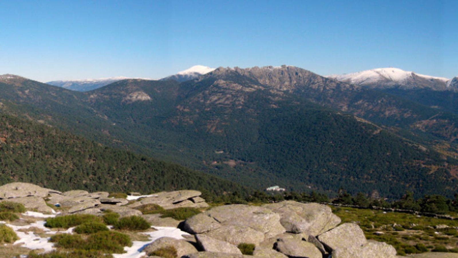 La Sierra de Guadarrama y los enclaves del Patrimonio, destinos favoritos de turistas