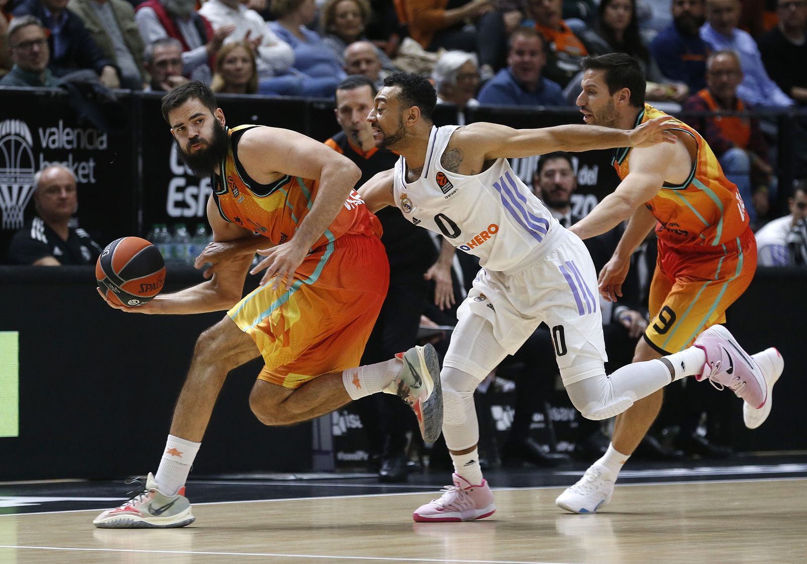 Nigel Williams-Goss ante el Valencia Basket