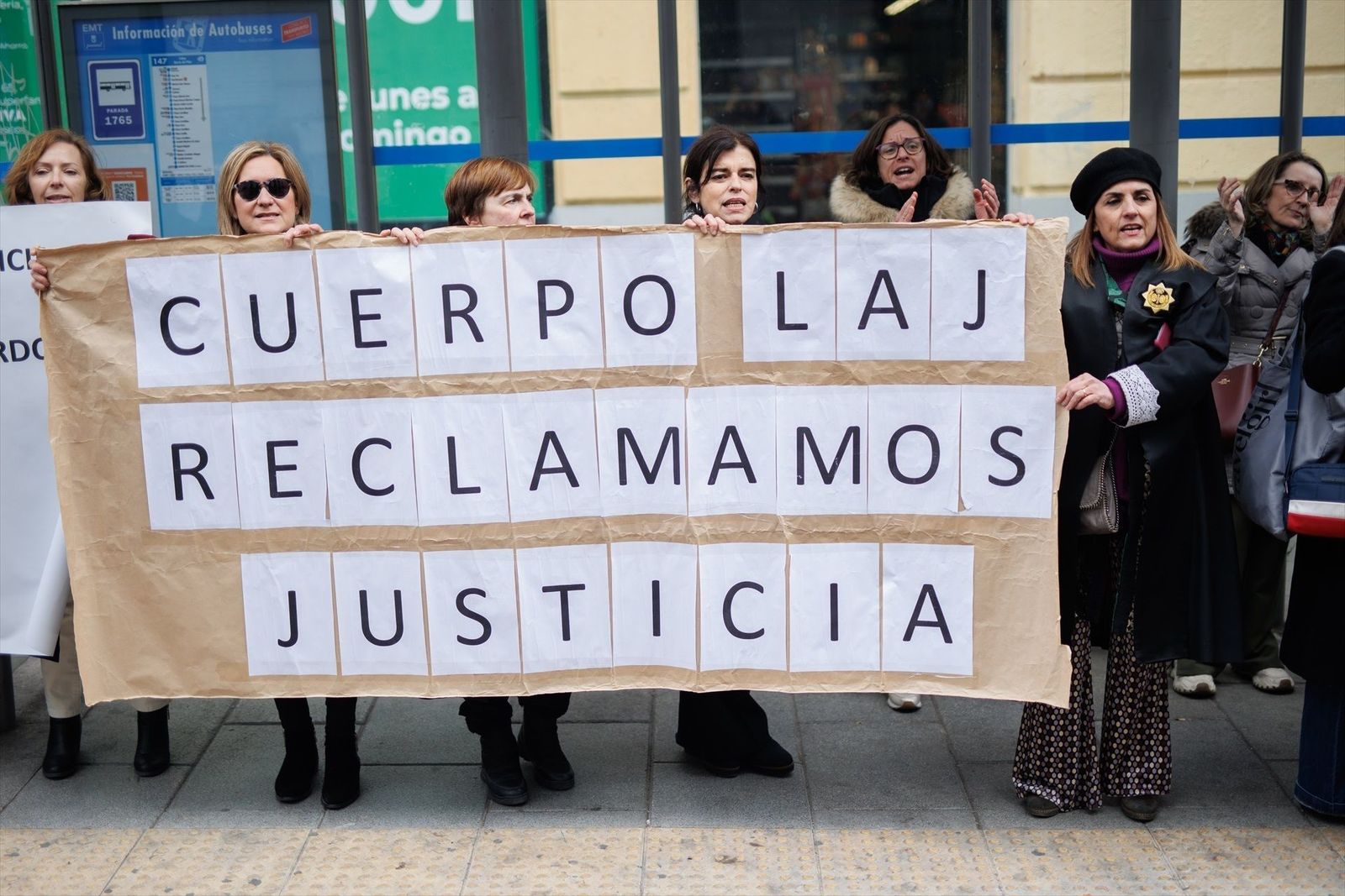 Continúa la huelga de letrados y el colapso en los juzgados