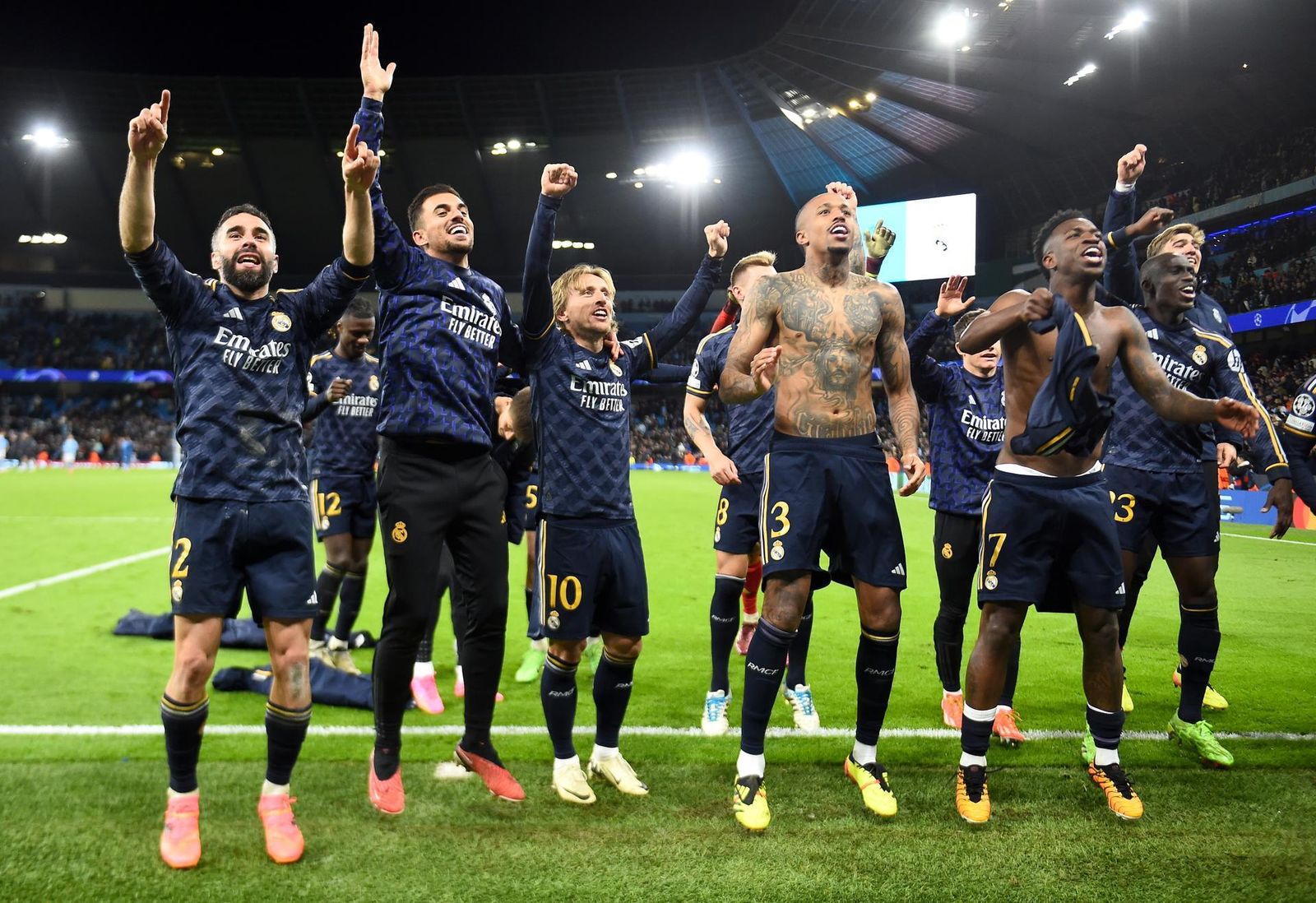 El Real Madrid celebra en Manchester