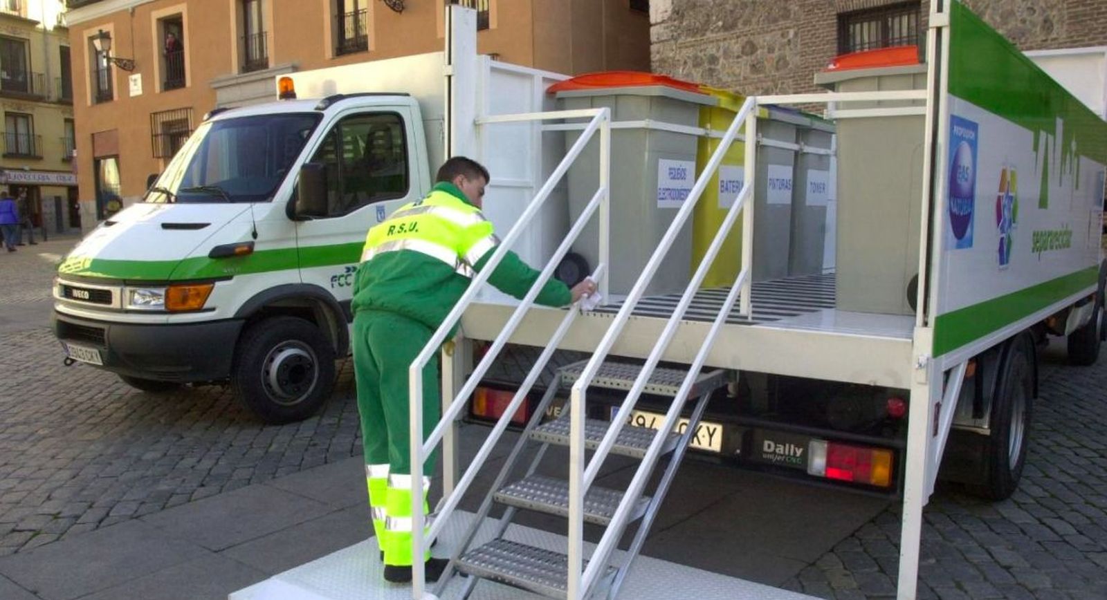 Uno de los puntos limpios móviles de Madrid