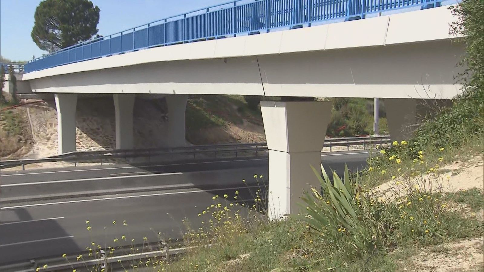 Reabre al tráfico el puente situado sobre la M-30 que da acceso al Palacio de la Moncloa y a algunas facultades