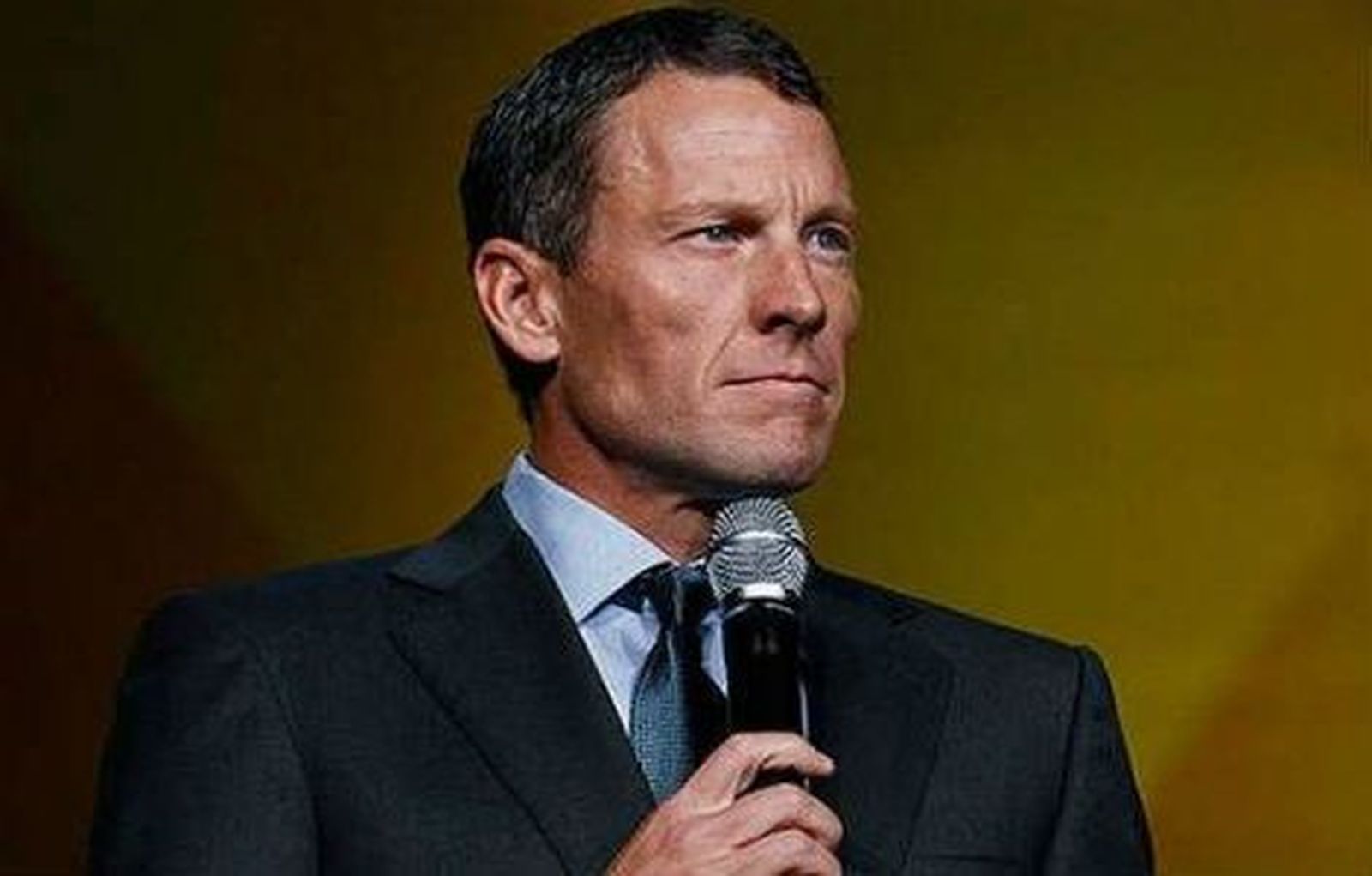 La UCI sanciona a Armstrong de por vida y le quita sus siete Tours de Francia