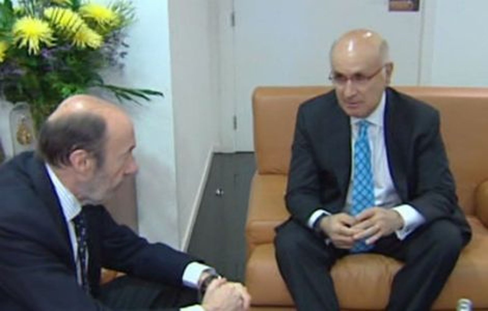 Duran y Rubalcaba avisan a la UE: "España es la que decide si toca impuestos"