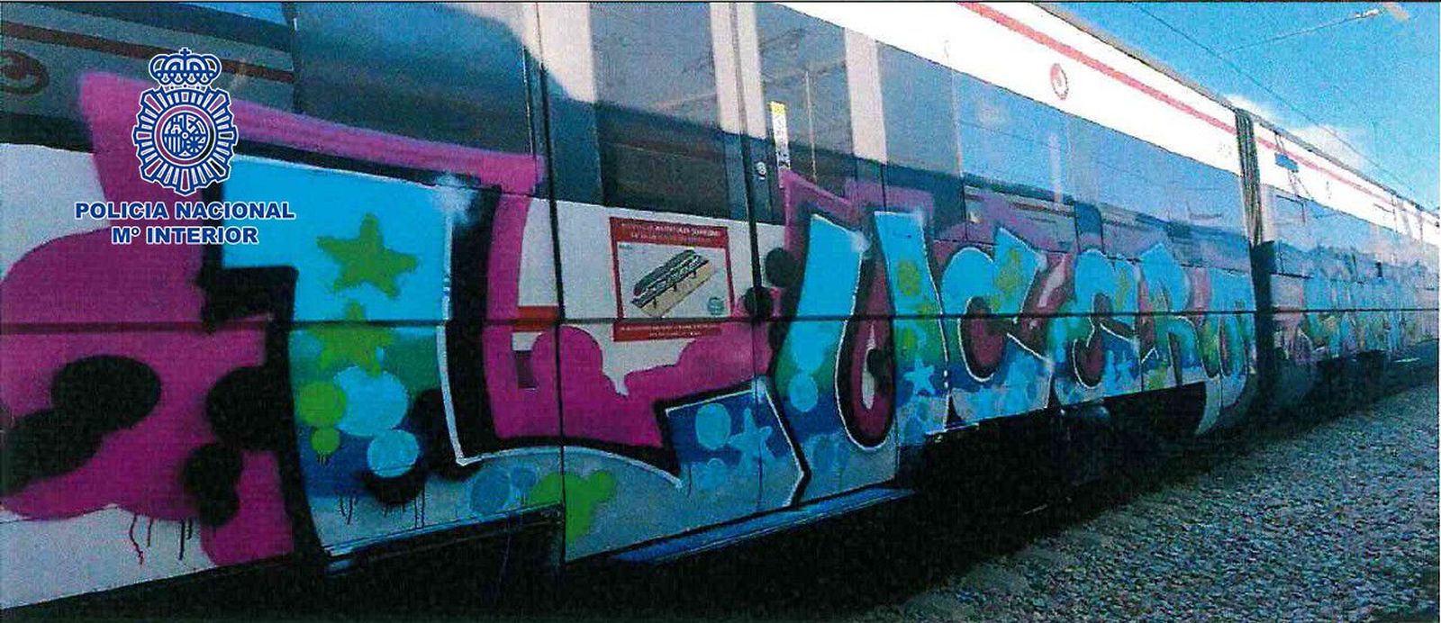 Cercanías con grafitis