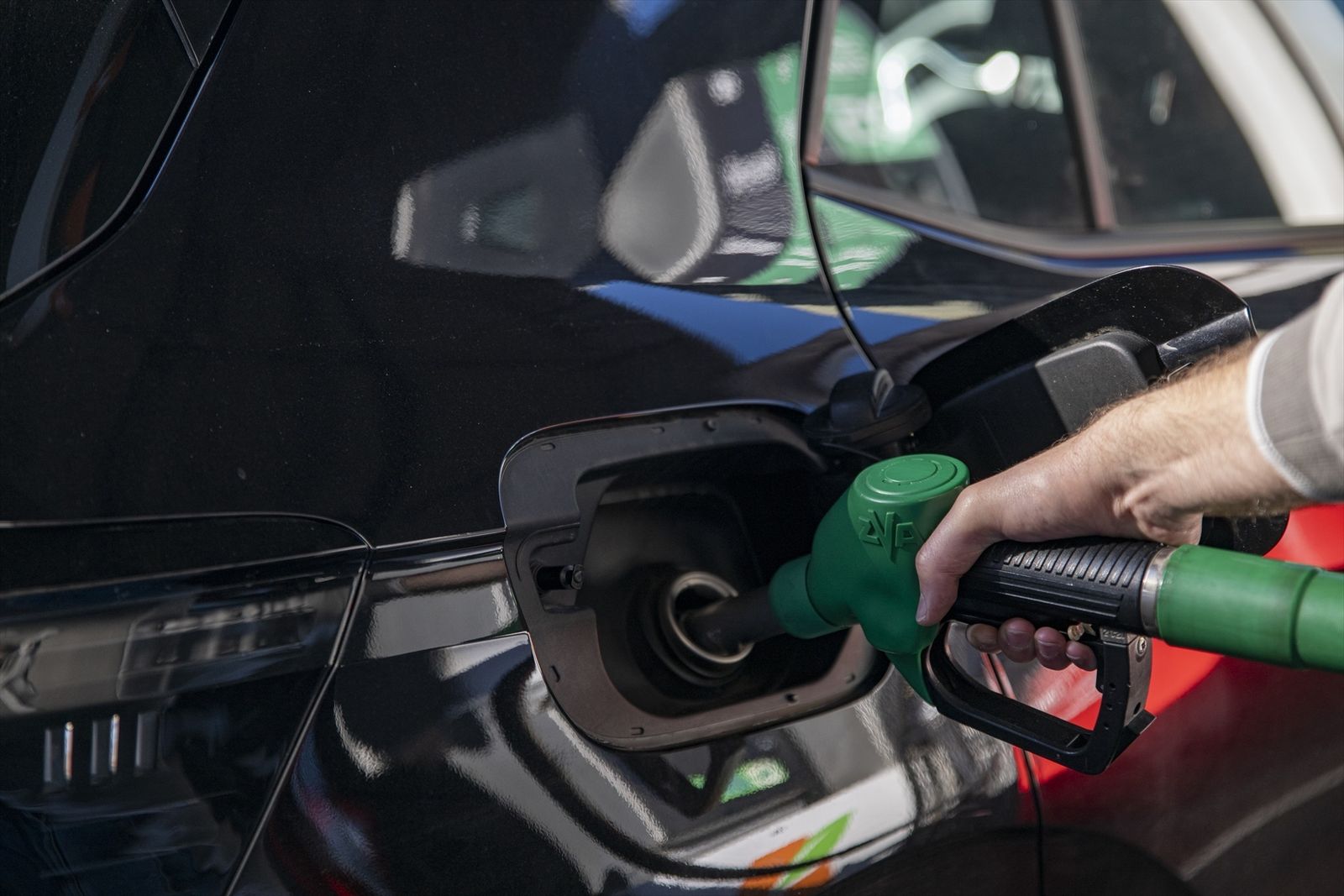 Coche en una gasolinera