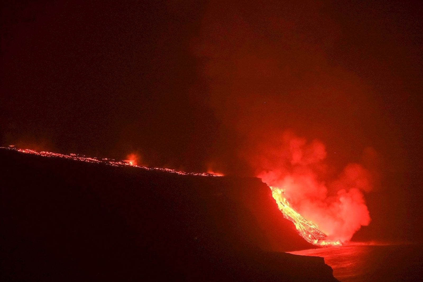 Ancianos, niños y enfermos respiratorios, los más sensibles a los gases del volcán de La Palma