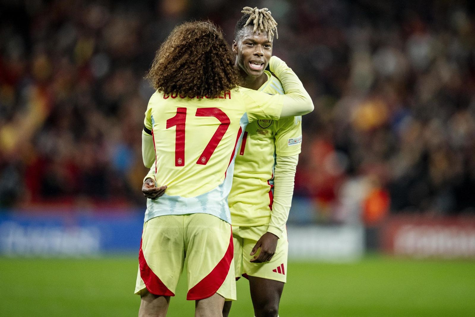Cucurella y Nico Williams