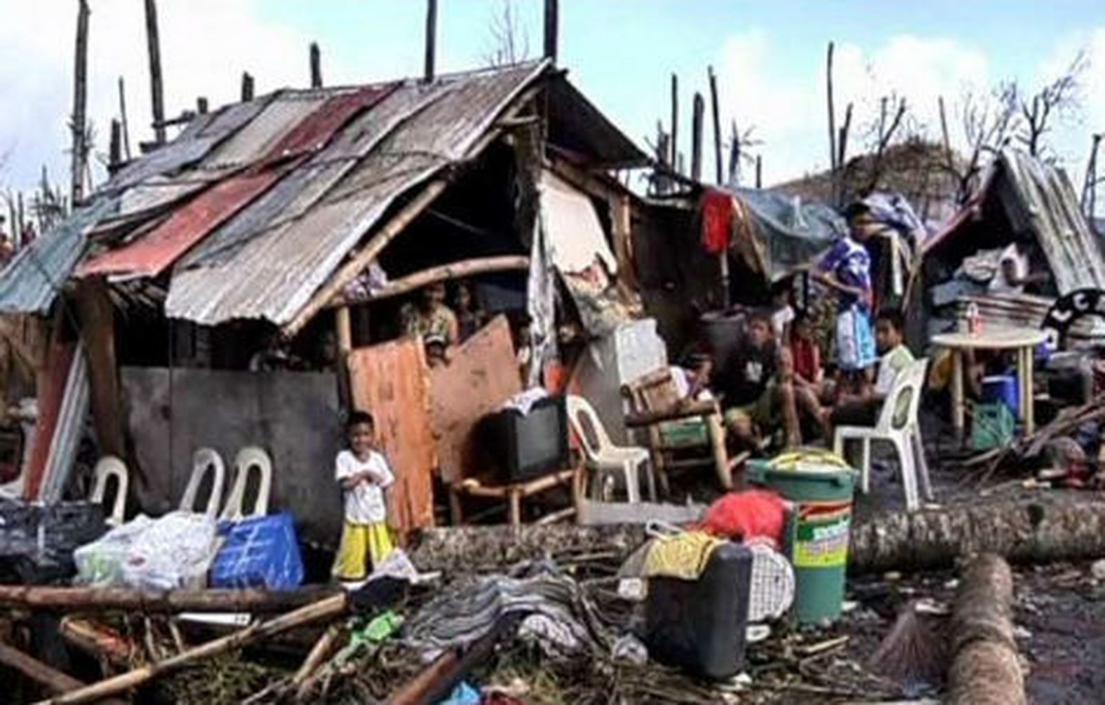 Casas destrozadas por el tifón de Filipinas