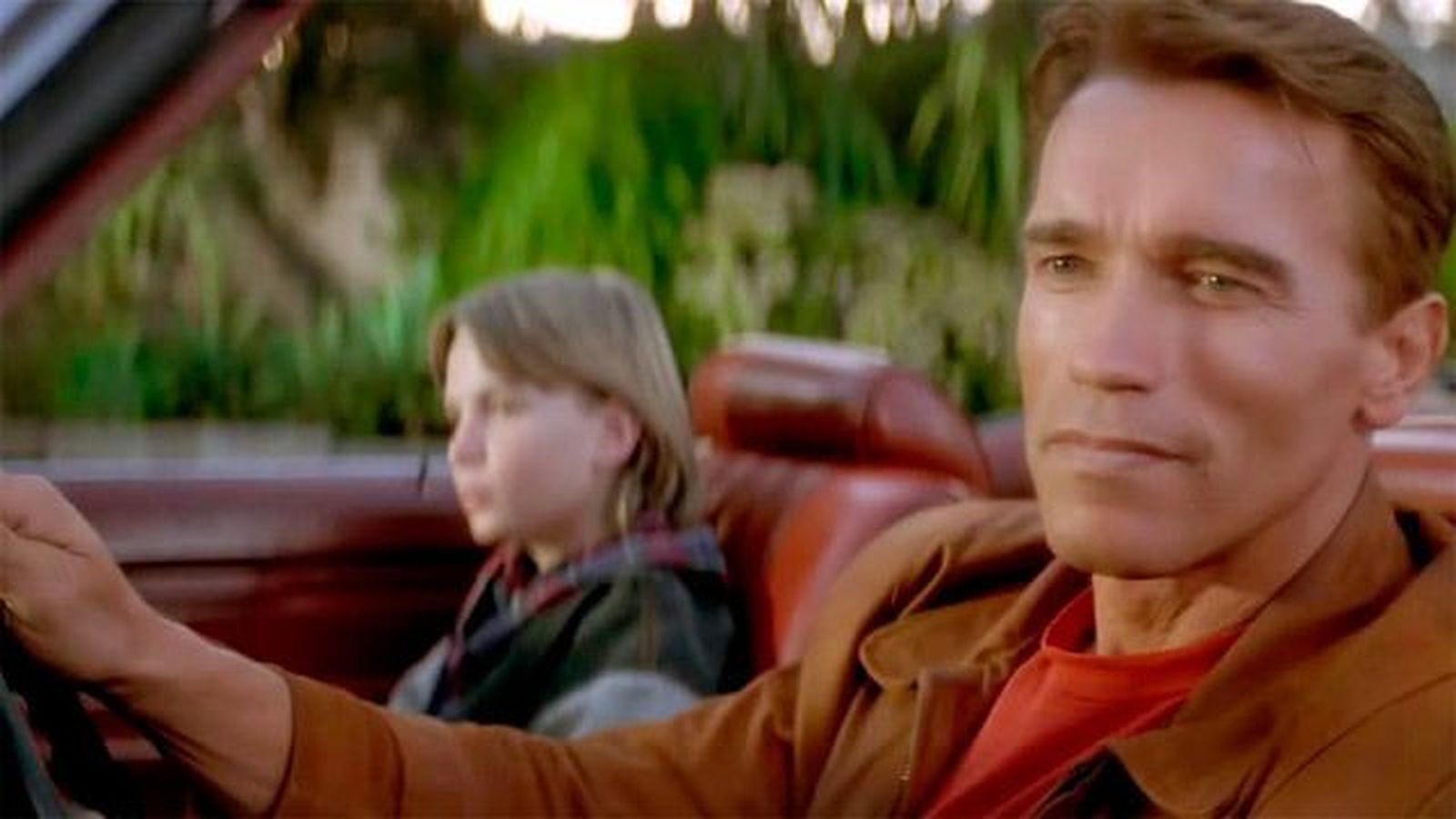 Arnold Schwarzenegger es El último gran héroe