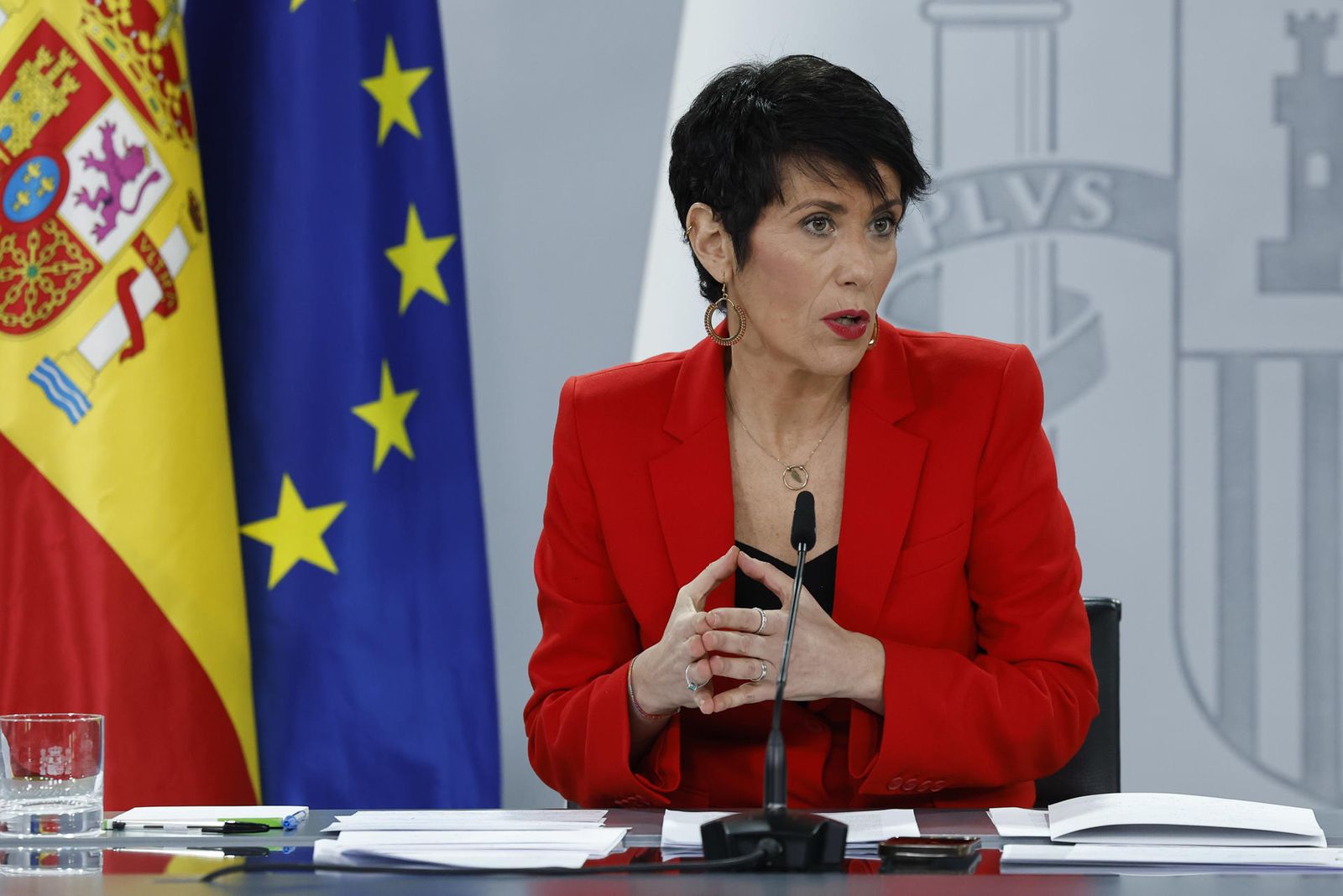 El Gobierno aprueba el nuevo Reglamento de la Ley de  Extranjería, que prevé regularizar 300.000 personas al año