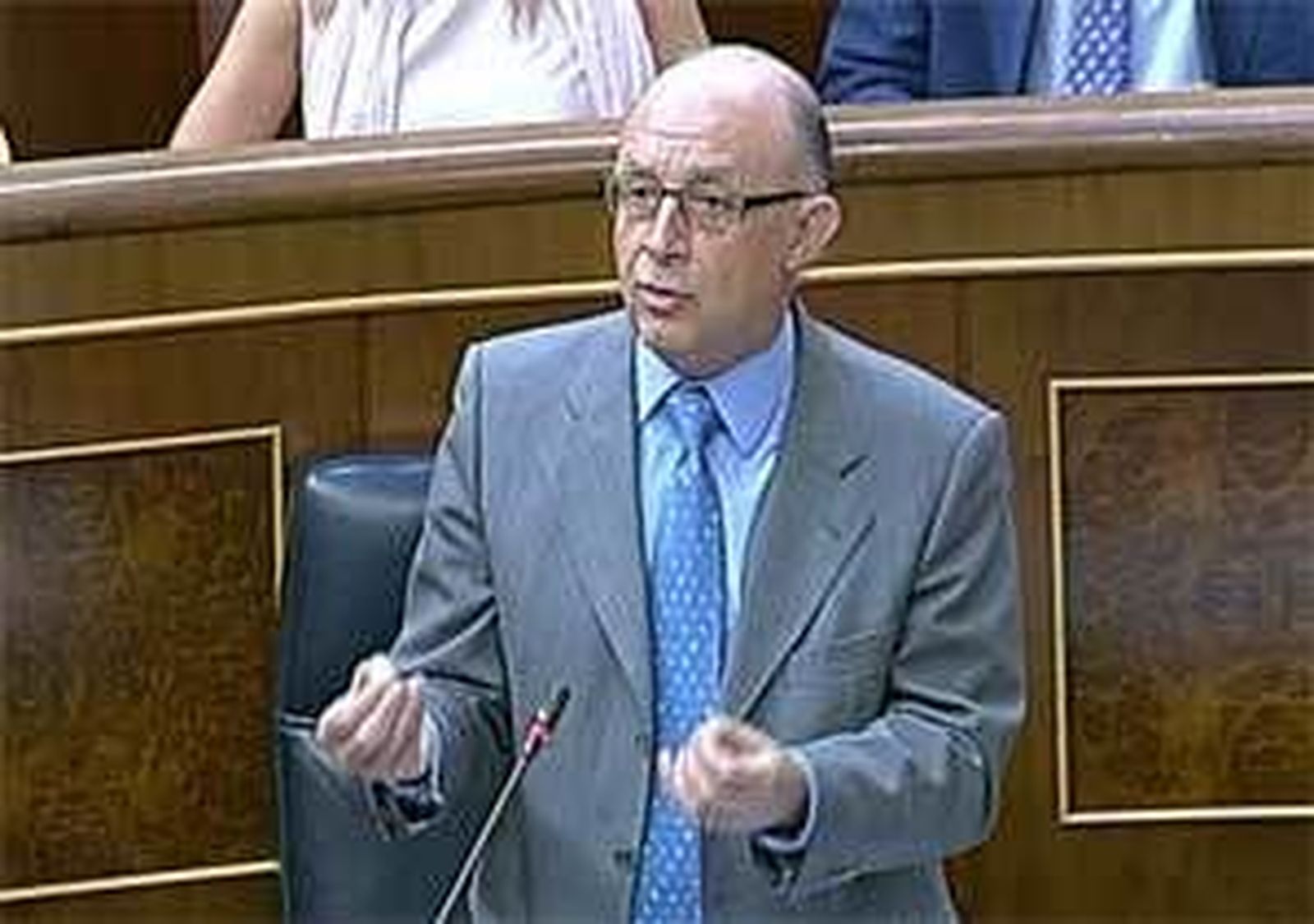 Montoro justifica los recortes a funcionarios en la falta de dinero para pagar sus nóminas