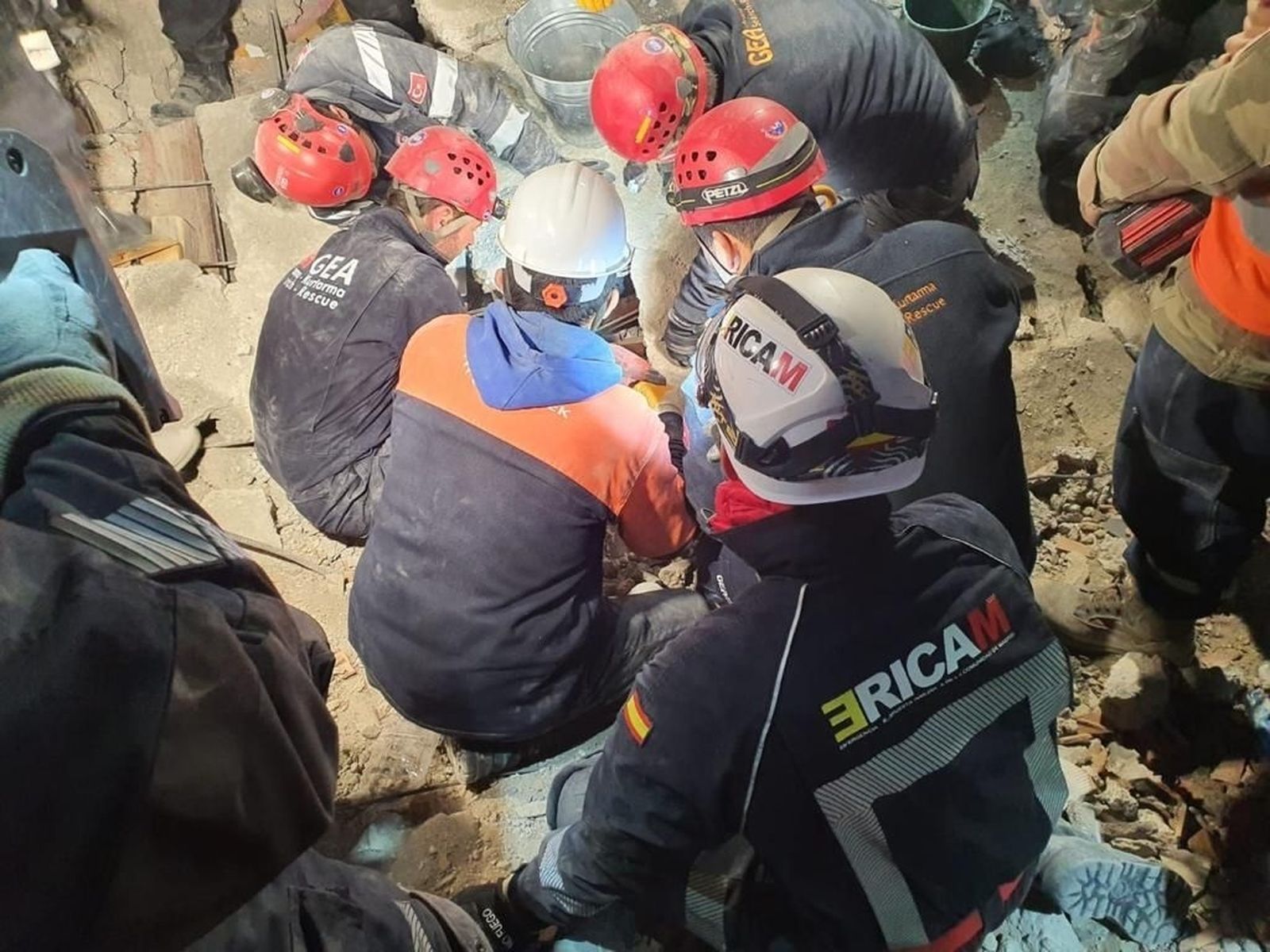 Mujer rescatada por el ERICAM