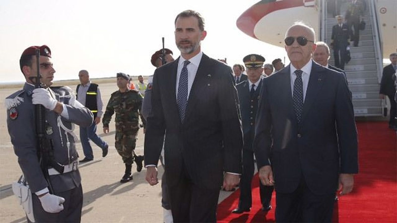 Felipe VI  visita en Líbano a las  tropas españolas