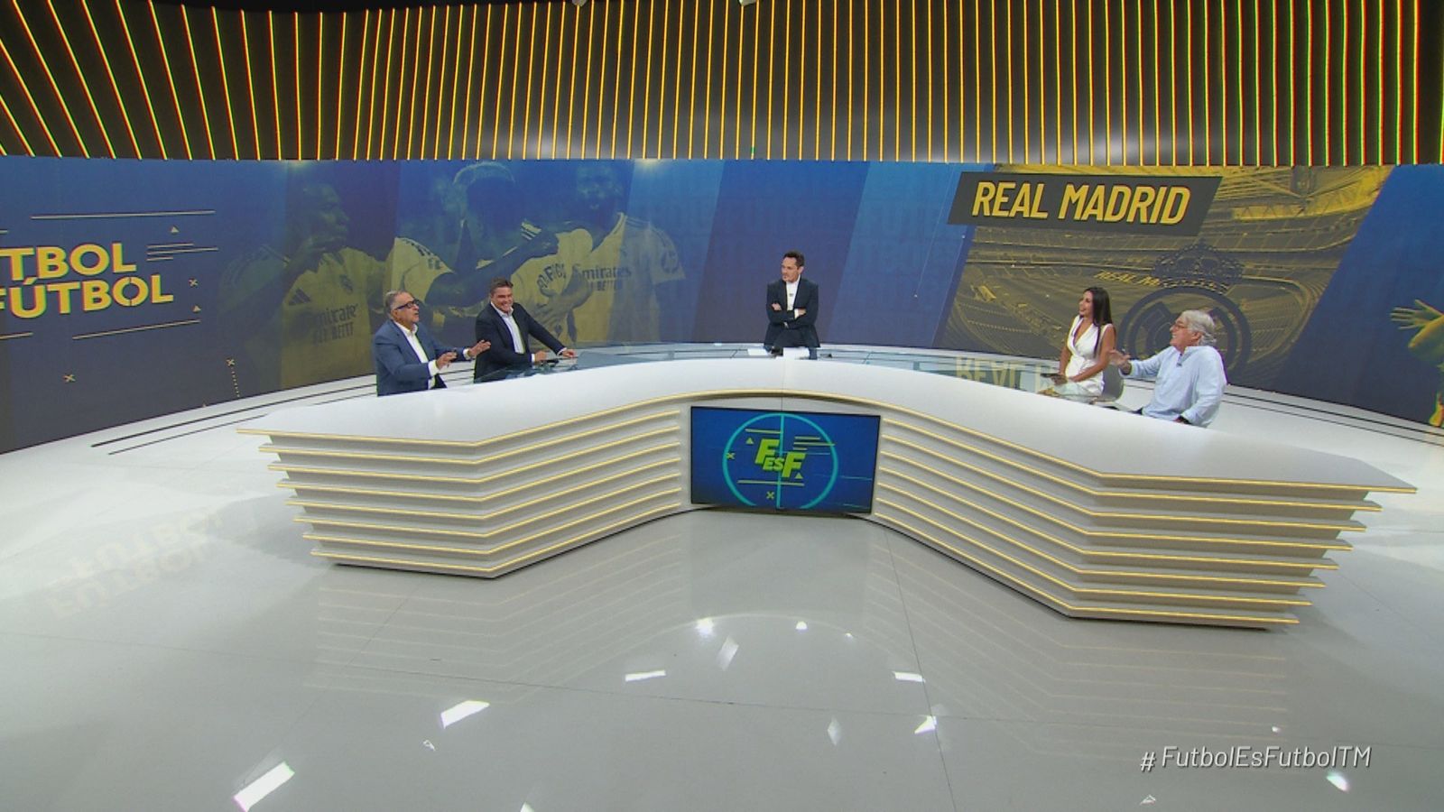 Tertulianos en el plató de Fútbol es Fútbol